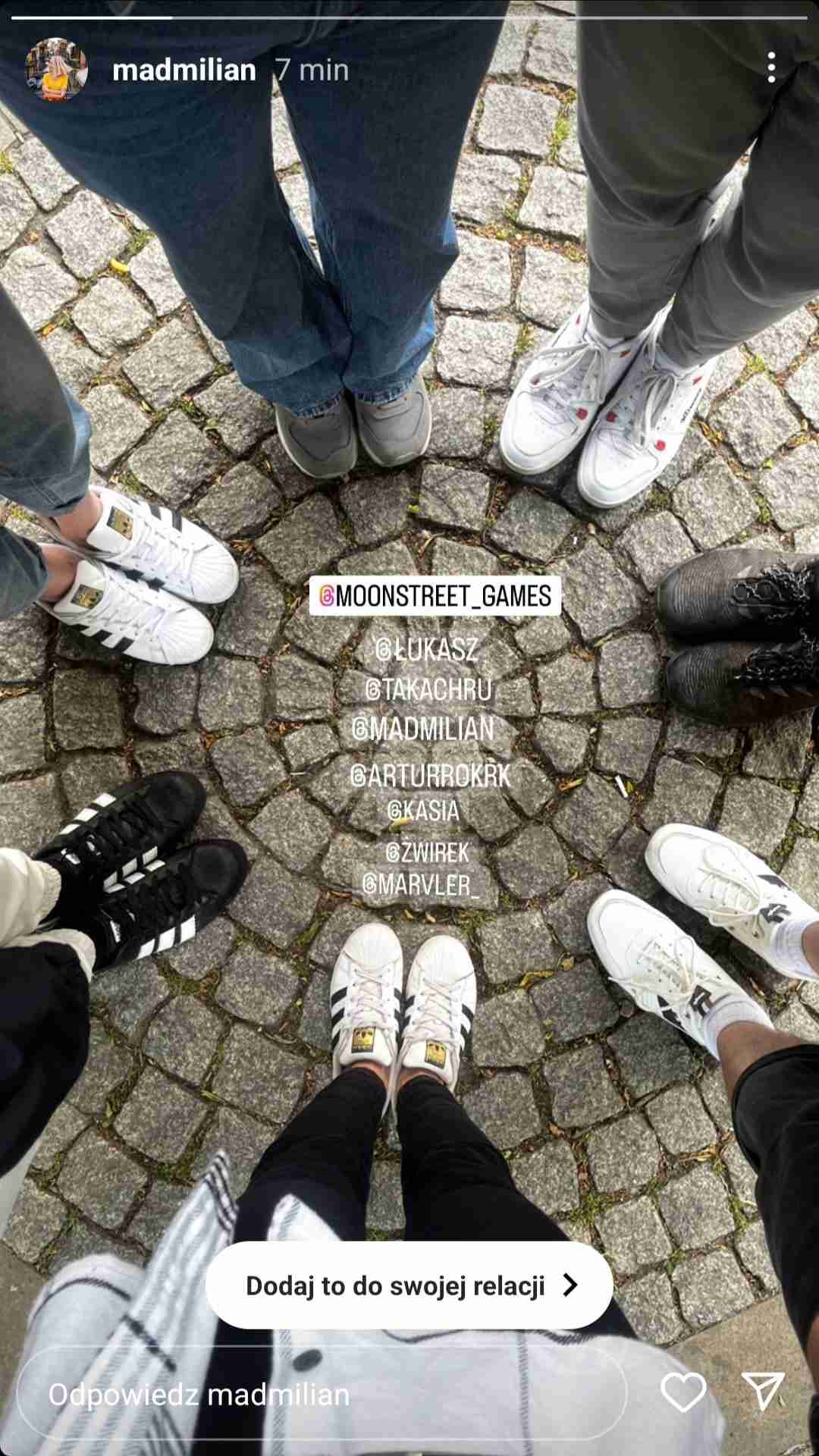 Drużyna podczas gry miejskiej